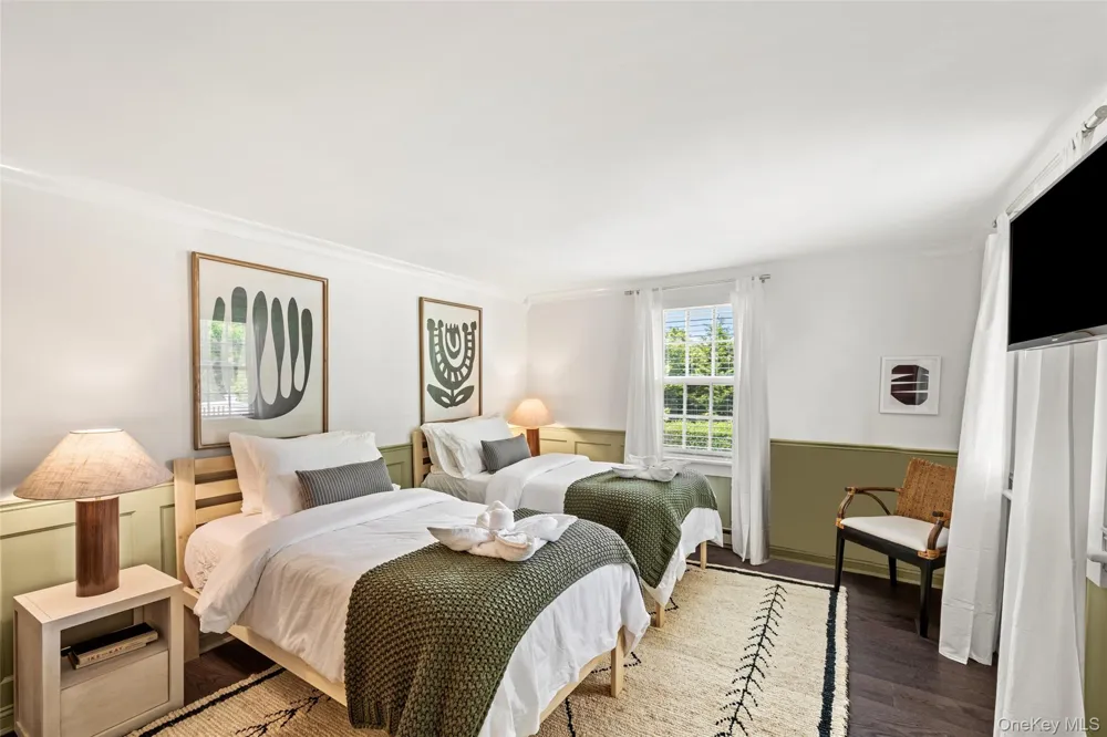 244 Main Street Southampton, NY 11968