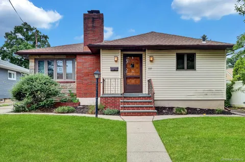 505 Leonard Boulevard