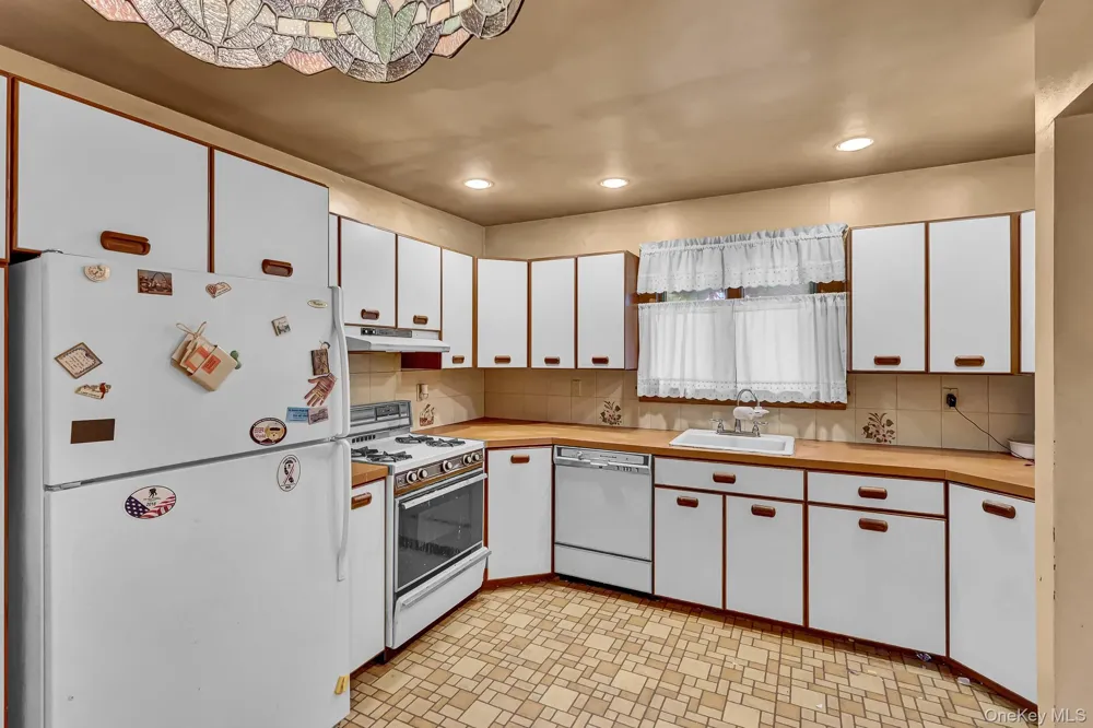 505 Leonard Boulevard New Hyde Park, NY 11040