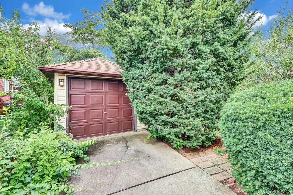 505 Leonard Boulevard New Hyde Park, NY 11040