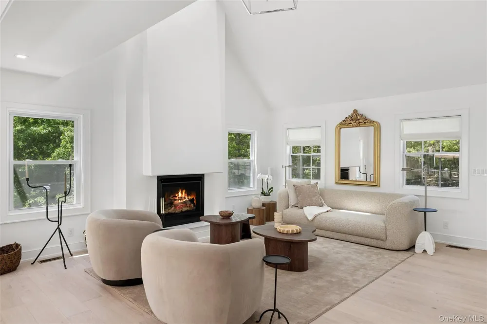 4 Trail Court Water Mill, NY 11976