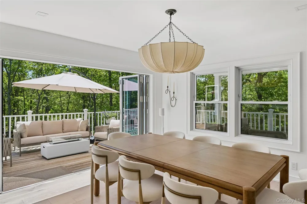 4 Trail Court Water Mill, NY 11976