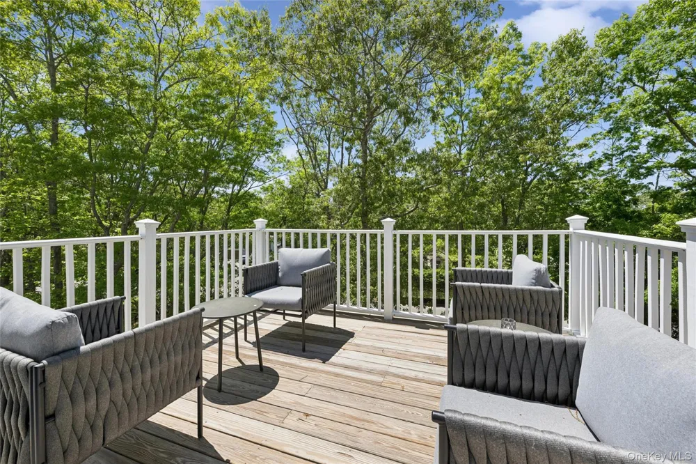 4 Trail Court Water Mill, NY 11976