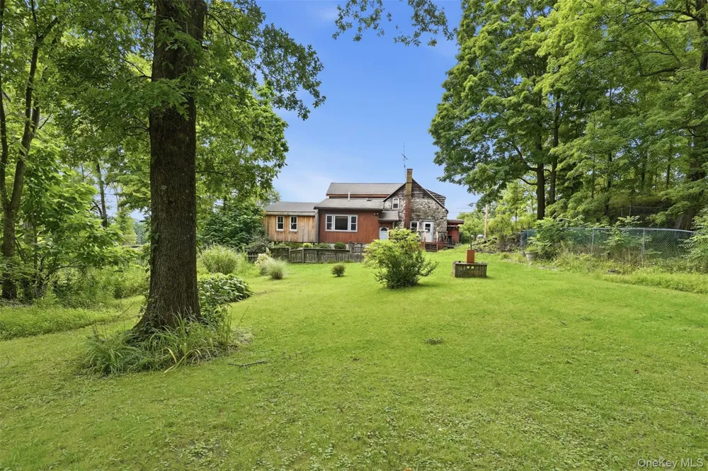 574 State Route 32 Esopus, NY 12561