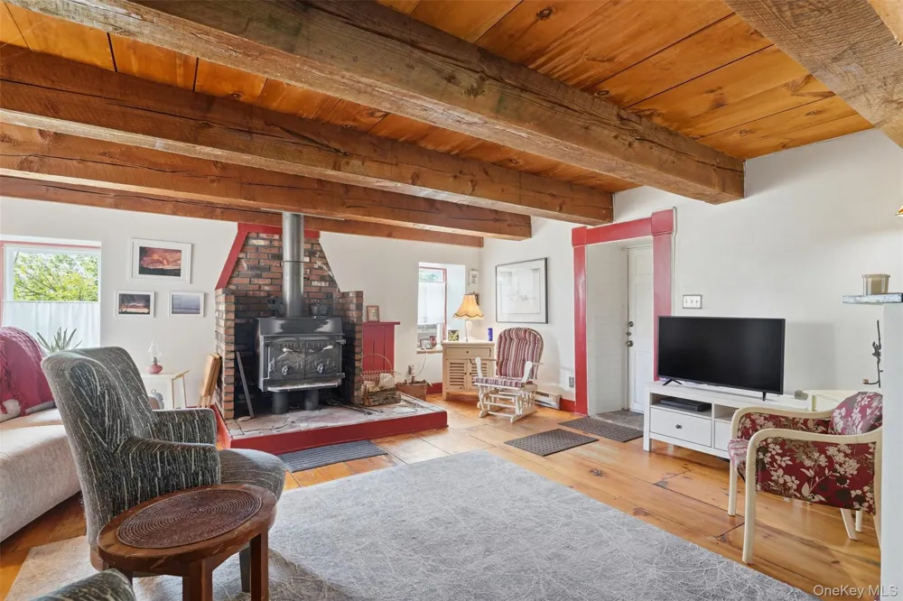 574 State Route 32 Esopus, NY 12561