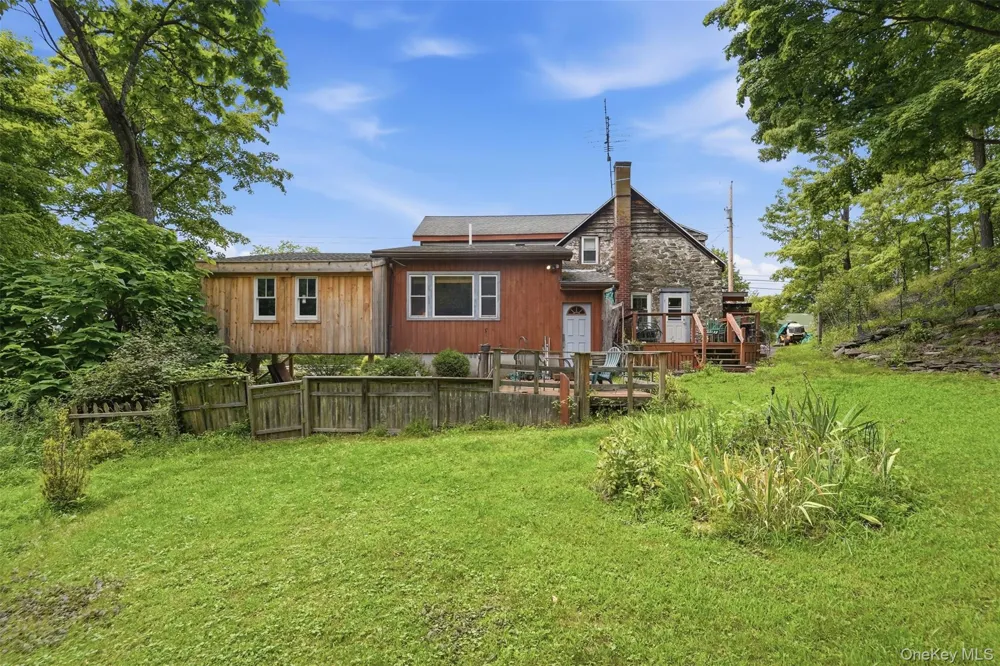574 State Route 32 Esopus, NY 12561