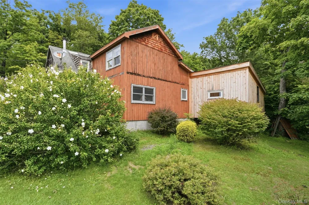 574 State Route 32 Esopus, NY 12561