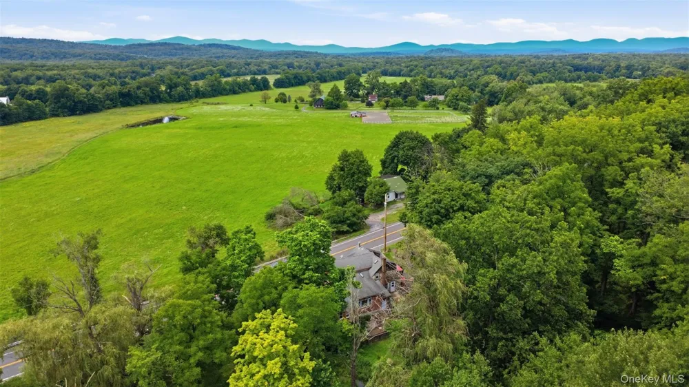 574 State Route 32 Esopus, NY 12561