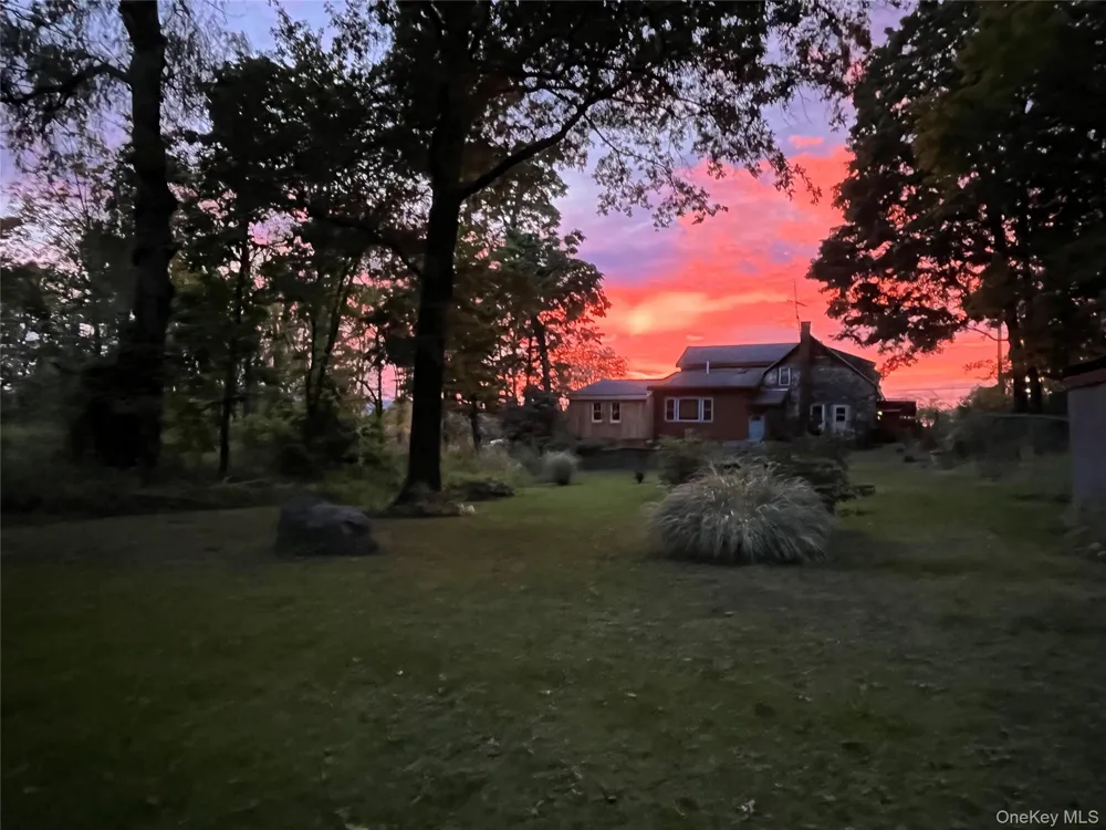574 State Route 32 Esopus, NY 12561