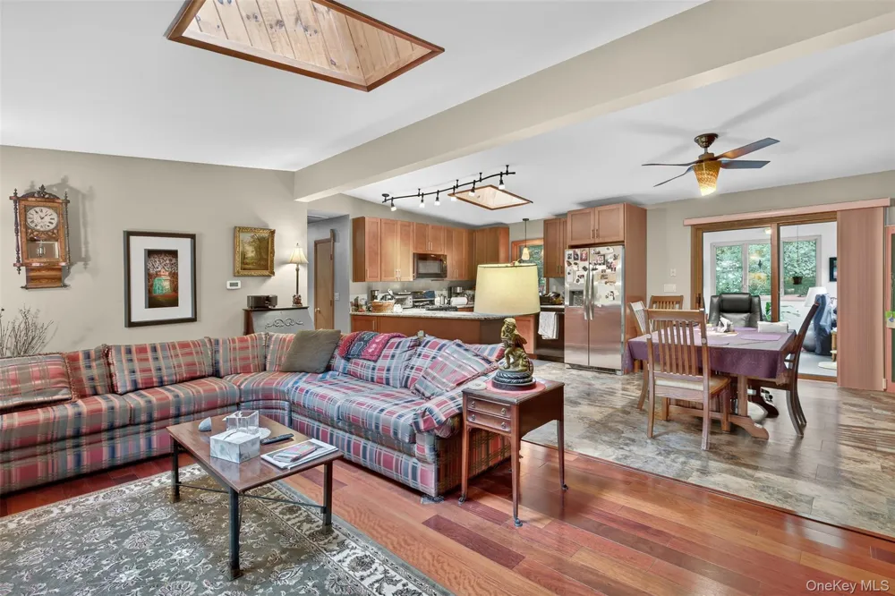 41 Penny Lane Highland, NY 12528
