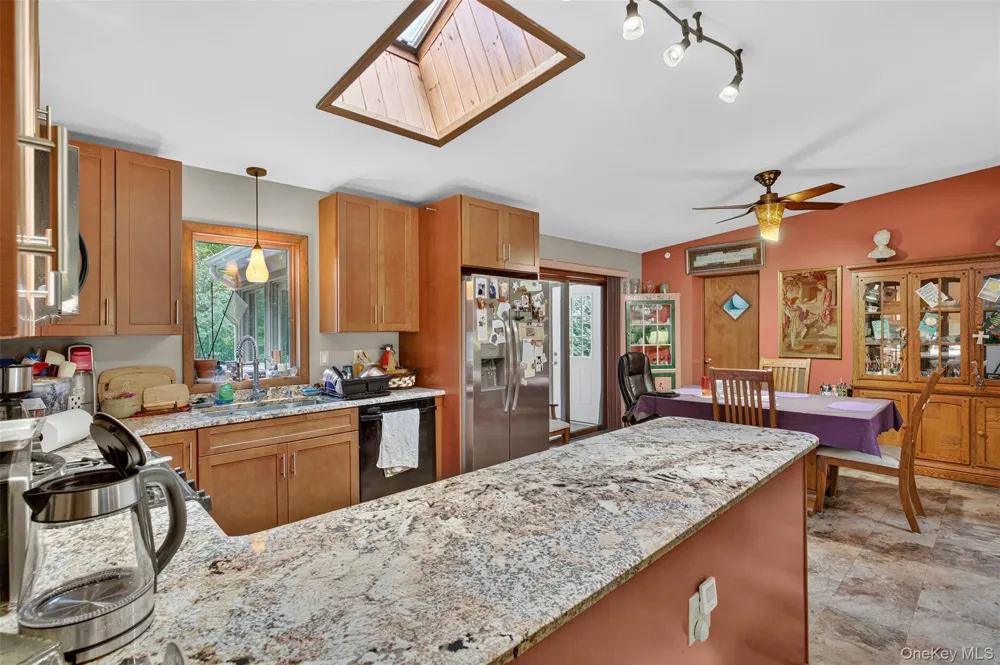 41 Penny Lane Highland, NY 12528