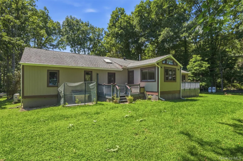 41 Penny Lane Highland, NY 12528