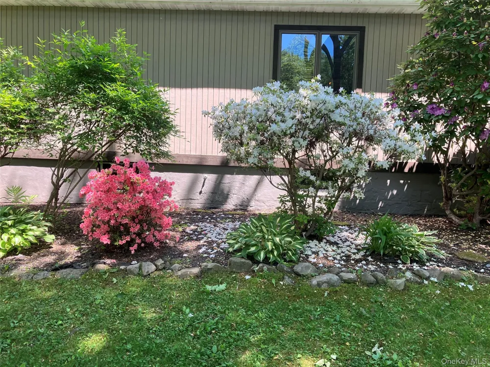41 Penny Lane Highland, NY 12528