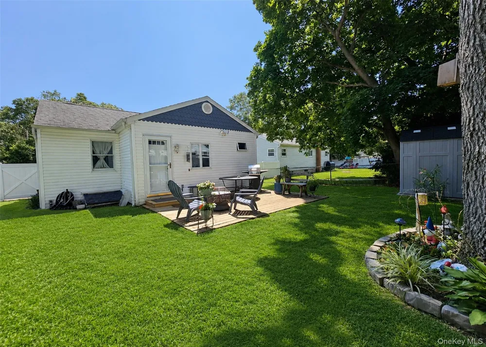 11 Cooke Avenue Holtsville, NY 11742