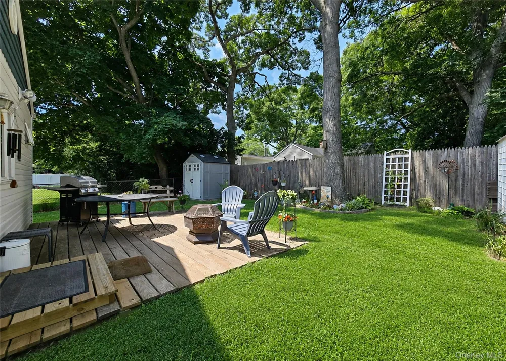 11 Cooke Avenue Holtsville, NY 11742