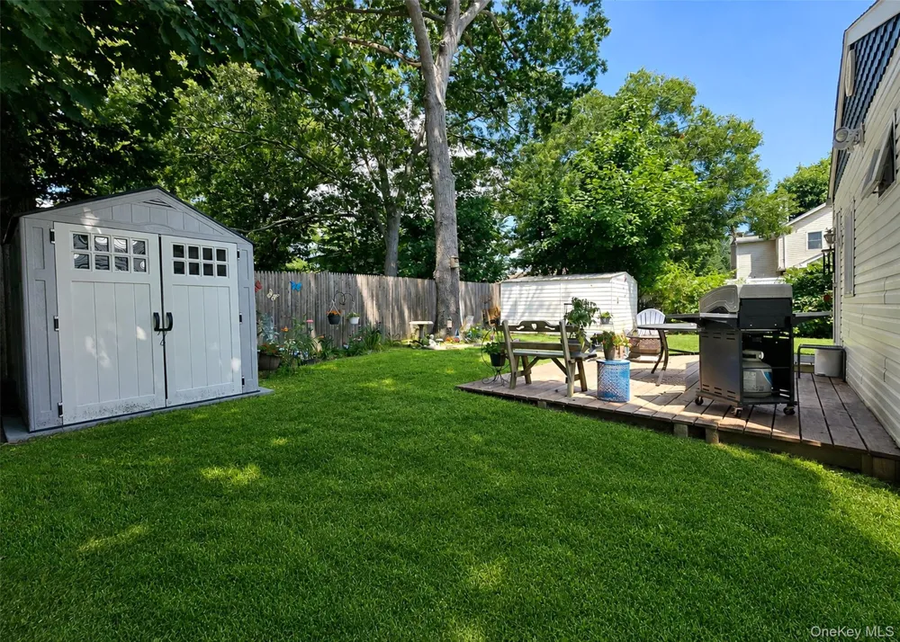 11 Cooke Avenue Holtsville, NY 11742