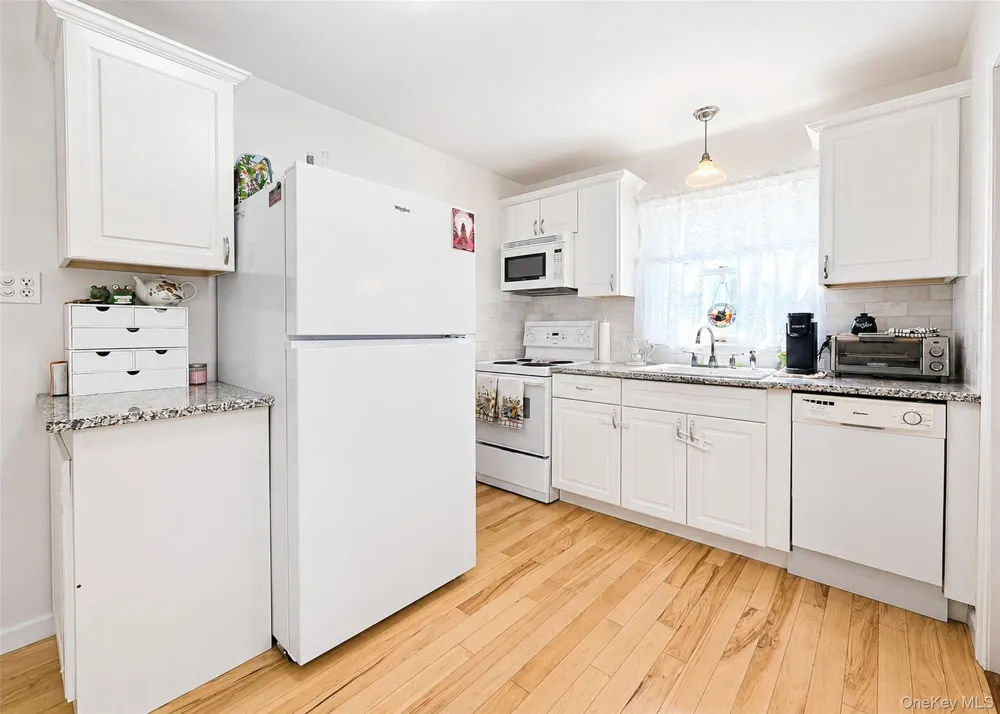 11 Cooke Avenue Holtsville, NY 11742