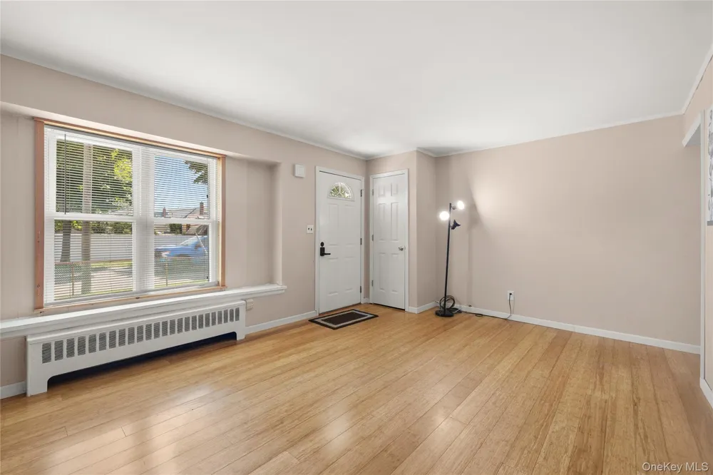 163 Buffalo Avenue Lindenhurst, NY 11757