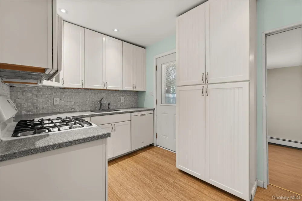 163 Buffalo Avenue Lindenhurst, NY 11757
