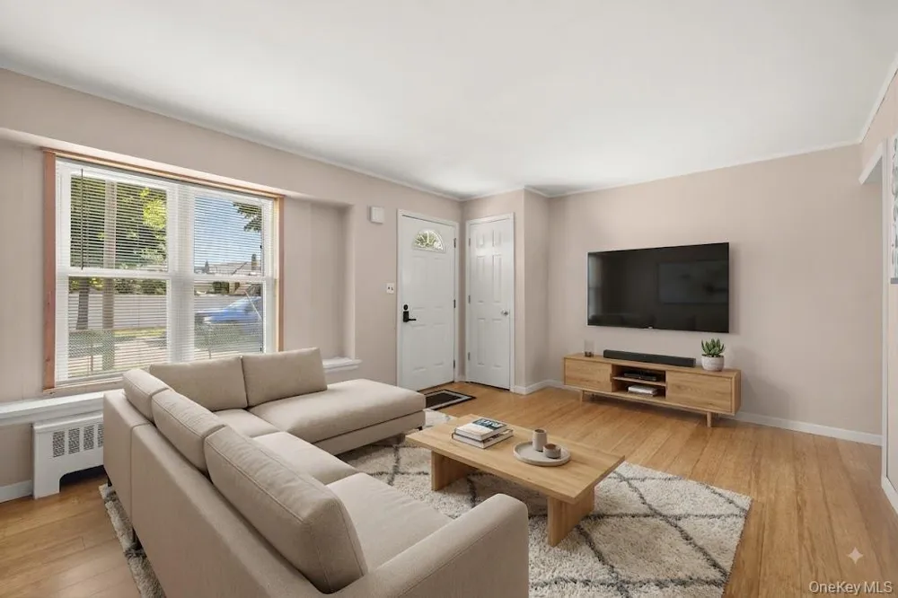 163 Buffalo Avenue Lindenhurst, NY 11757
