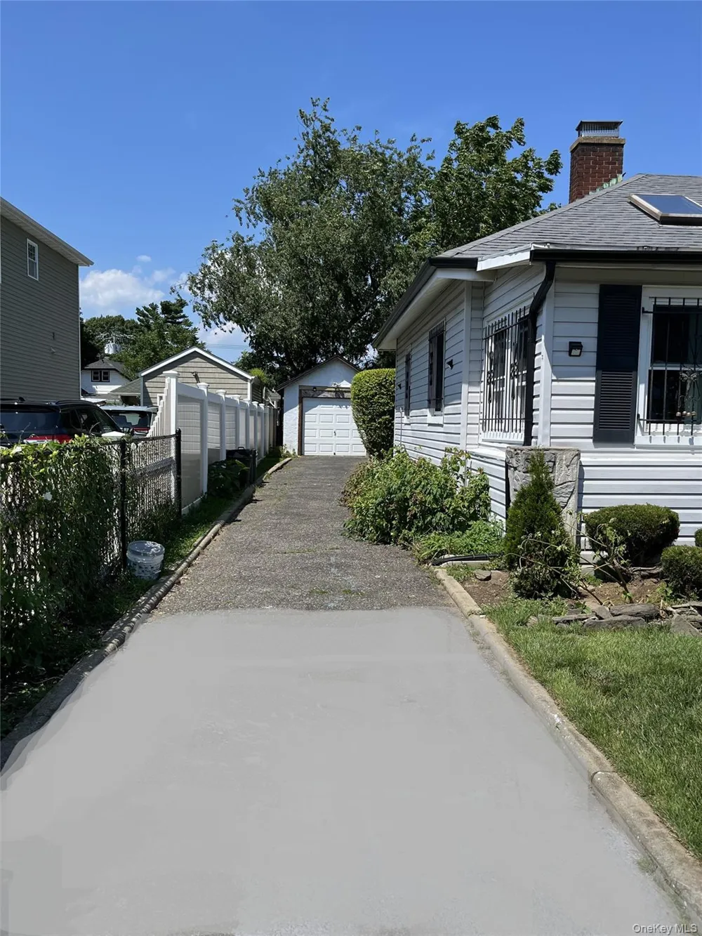 137 E Roosevelt Avenue Roosevelt, NY 11575
