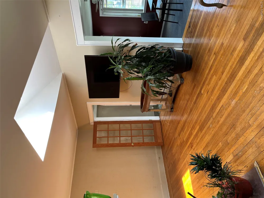 137 E Roosevelt Avenue Roosevelt, NY 11575