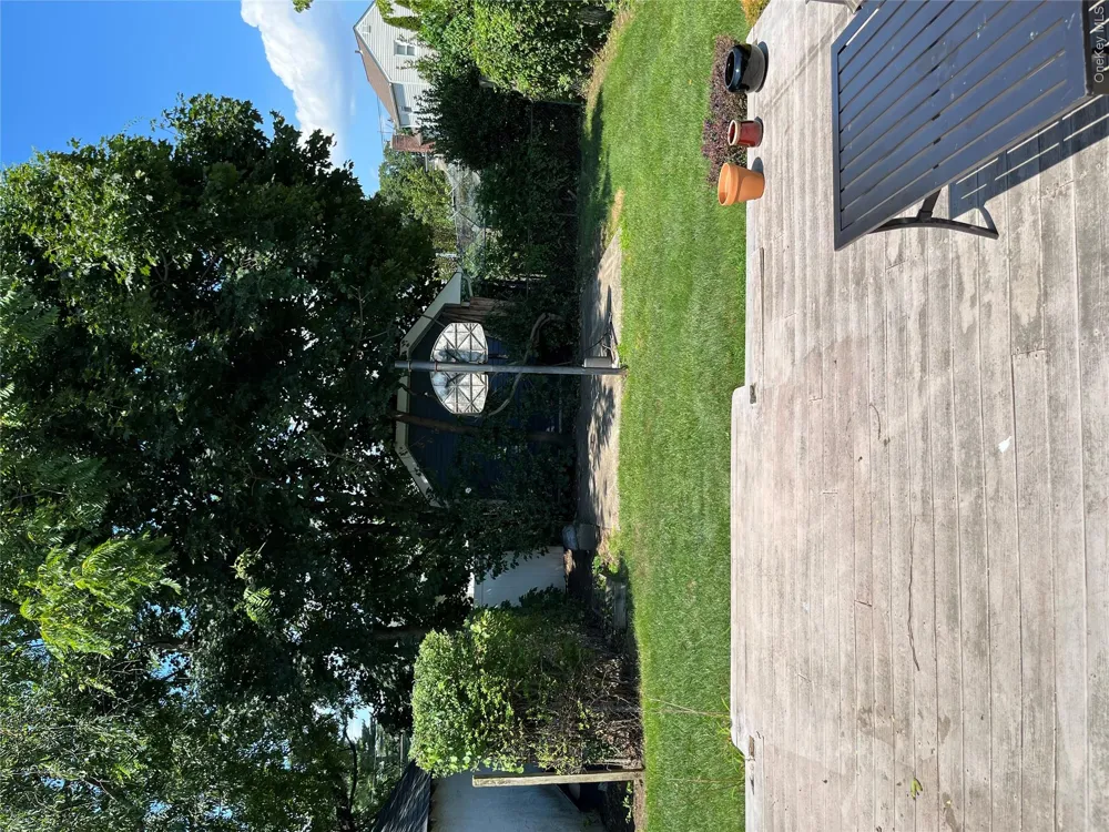 137 E Roosevelt Avenue Roosevelt, NY 11575