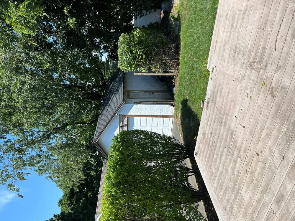 137 E Roosevelt Avenue Roosevelt, NY 11575