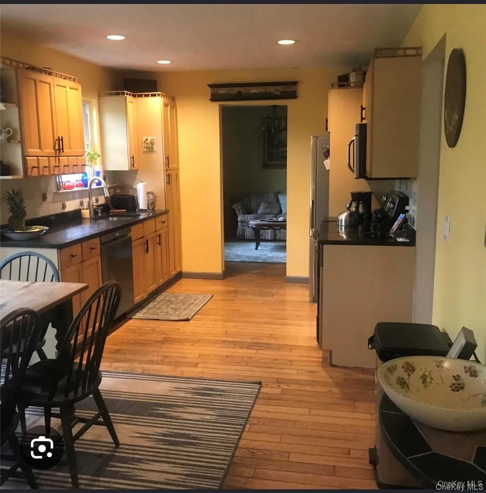 19 Reynolds Shoreham, NY 11786