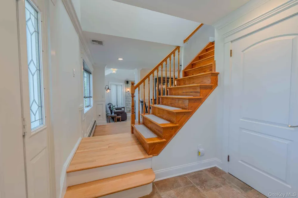 484 Washington Avenue Lindenhurst, NY 11757