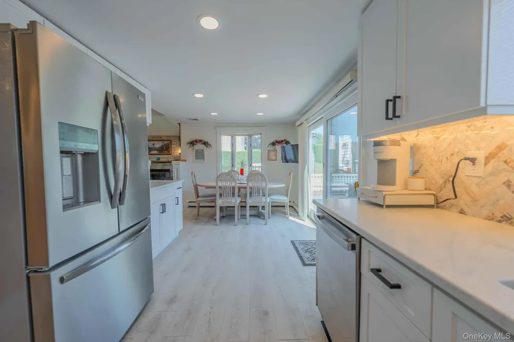 484 Washington Avenue Lindenhurst, NY 11757