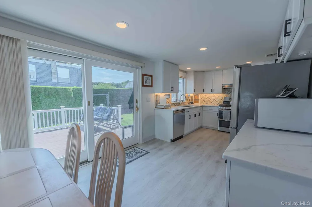 484 Washington Avenue Lindenhurst, NY 11757