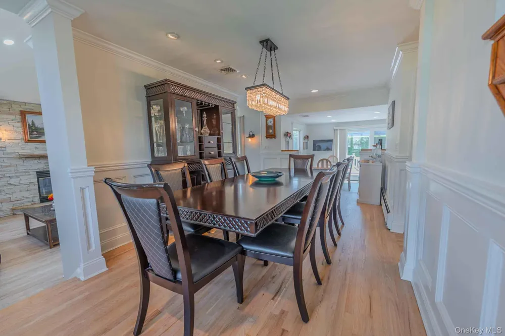 484 Washington Avenue Lindenhurst, NY 11757