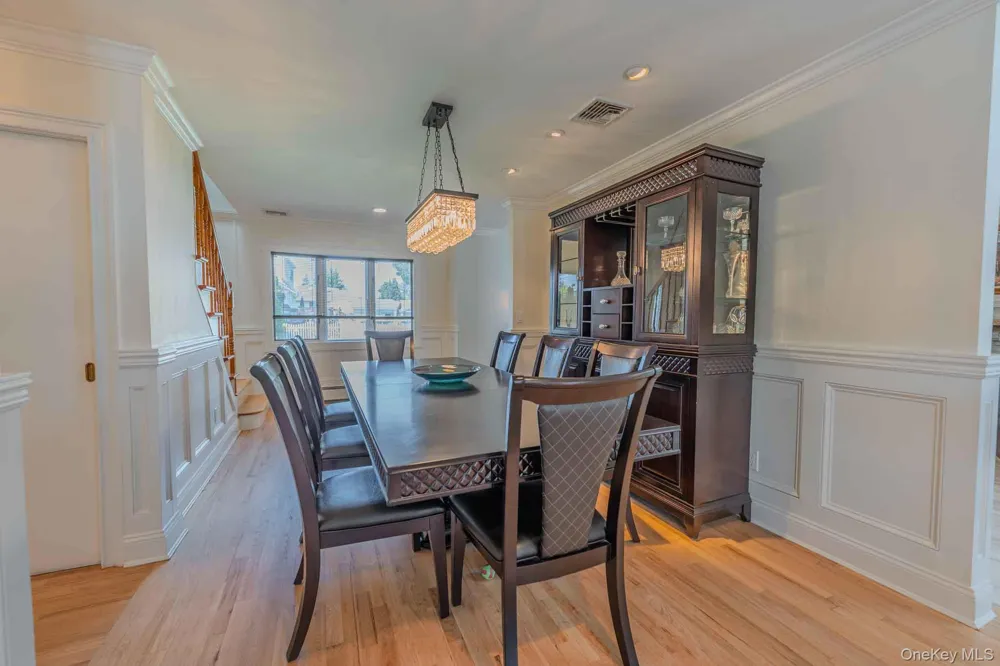 484 Washington Avenue Lindenhurst, NY 11757
