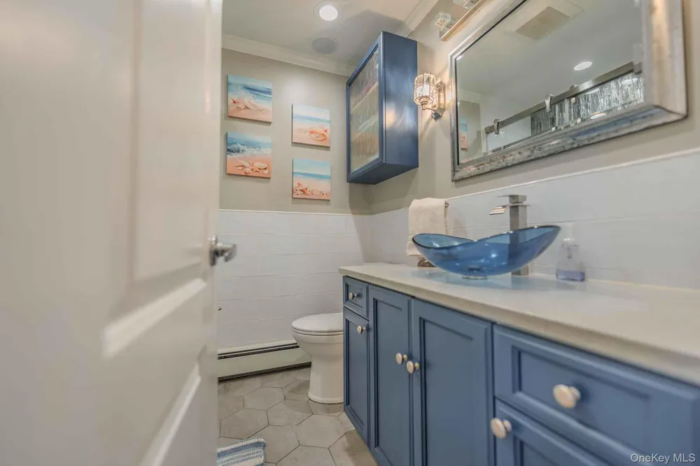 484 Washington Avenue Lindenhurst, NY 11757
