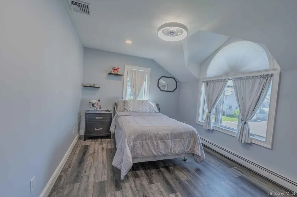 484 Washington Avenue Lindenhurst, NY 11757