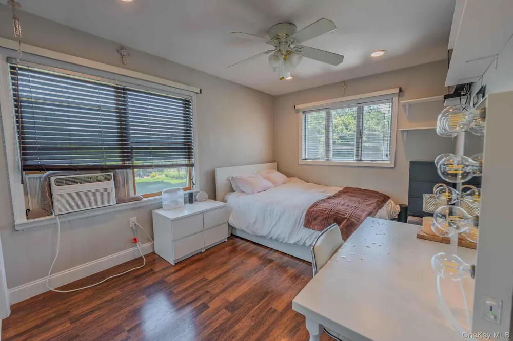 484 Washington Avenue Lindenhurst, NY 11757