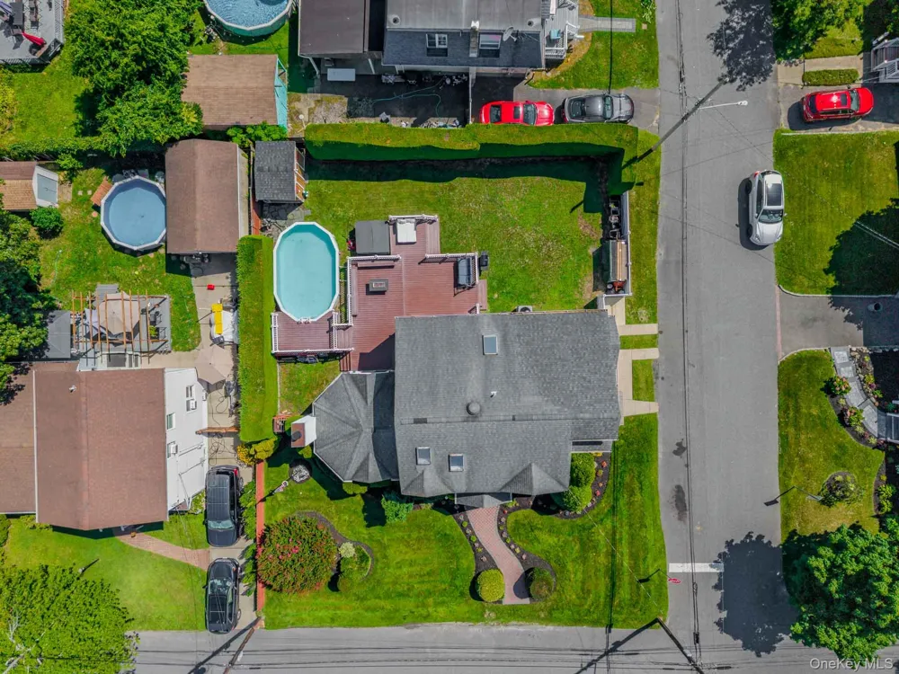 484 Washington Avenue Lindenhurst, NY 11757