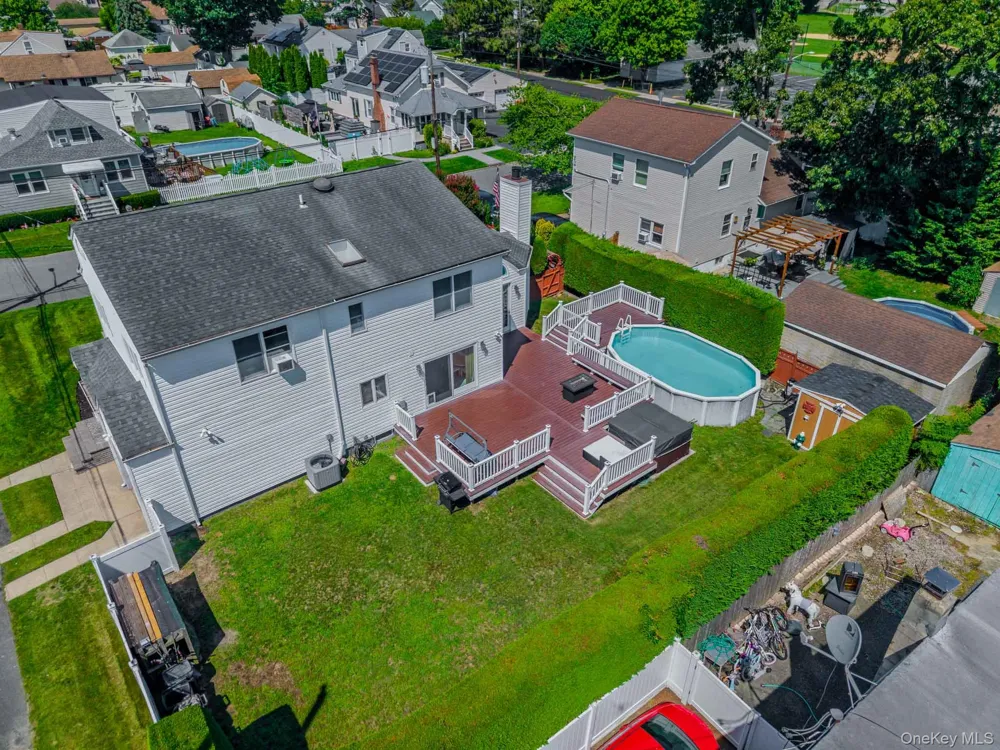 484 Washington Avenue Lindenhurst, NY 11757