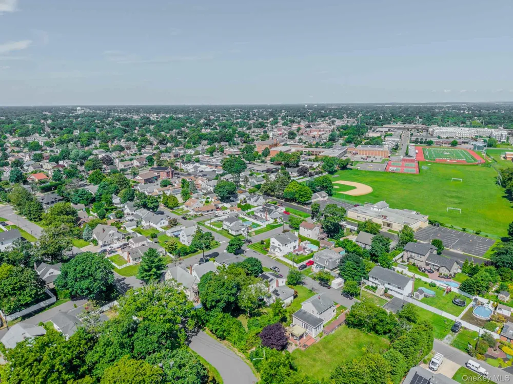 484 Washington Avenue Lindenhurst, NY 11757