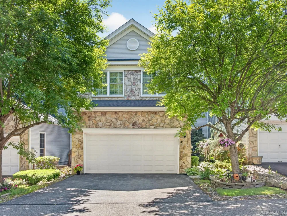 5 Holly Court Tuxedo Park, NY 10987