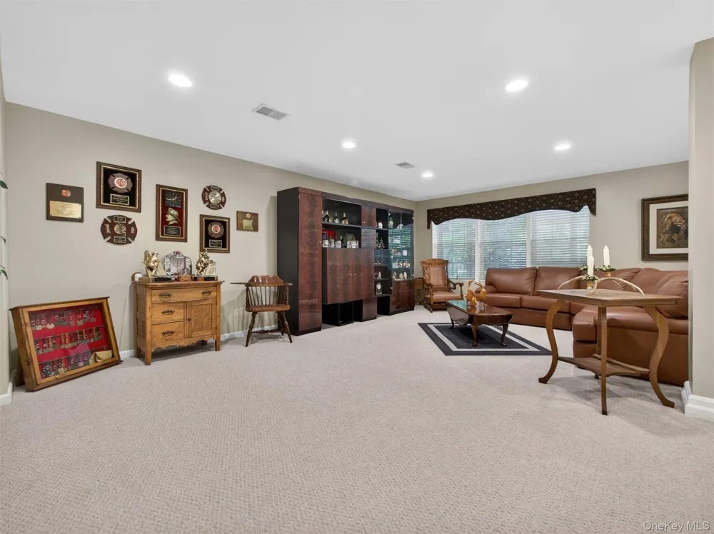 5 Holly Court Tuxedo Park, NY 10987