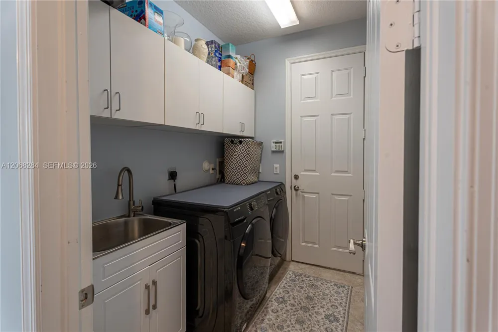 6918 SE Sleepy Hollow Ln Stuart, FL 34997
