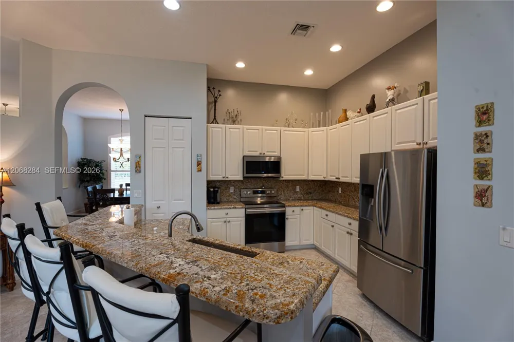 6918 SE Sleepy Hollow Ln Stuart, FL 34997