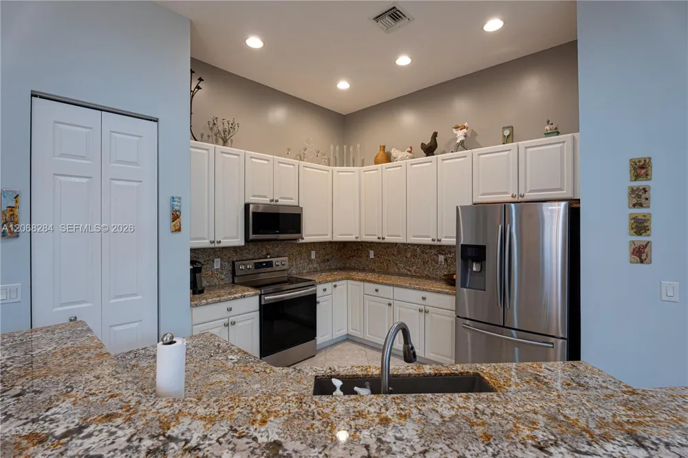 6918 SE Sleepy Hollow Ln Stuart, FL 34997