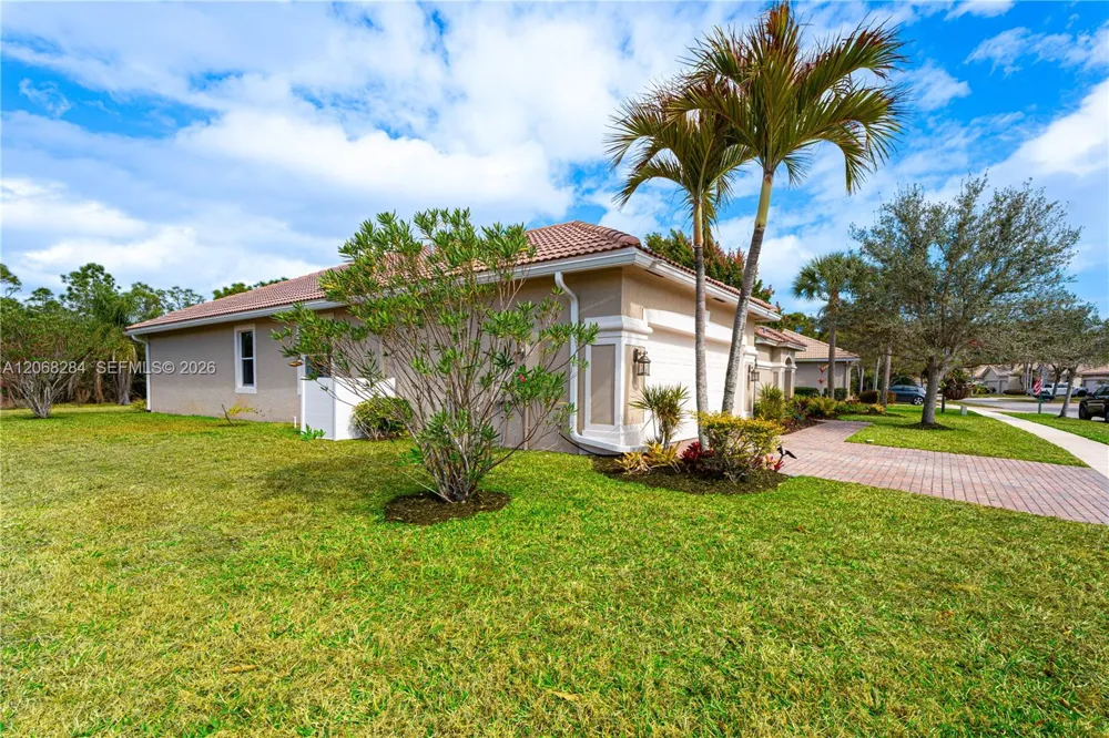 6918 SE Sleepy Hollow Ln Stuart, FL 34997