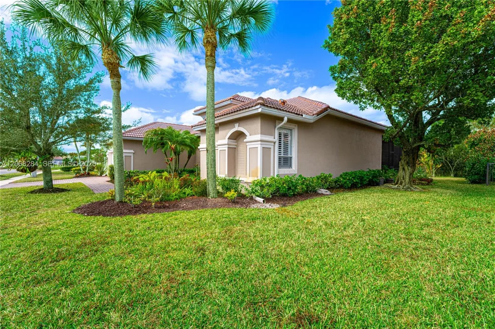 6918 SE Sleepy Hollow Ln Stuart, FL 34997