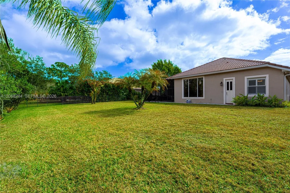 6918 SE Sleepy Hollow Ln Stuart, FL 34997