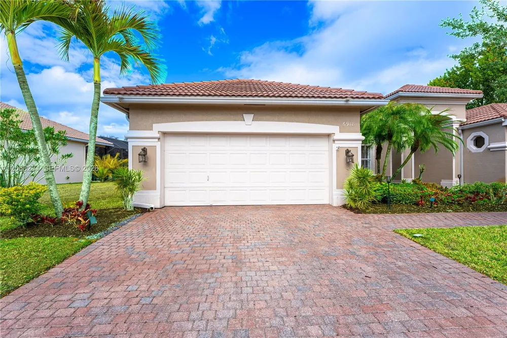 6918 SE Sleepy Hollow Ln Stuart, FL 34997