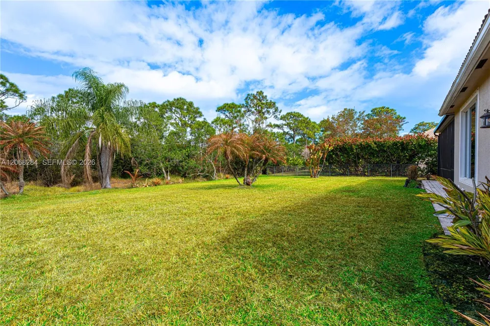 6918 SE Sleepy Hollow Ln Stuart, FL 34997
